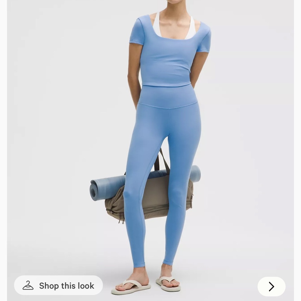 Lululemon women’s blue Align leggings